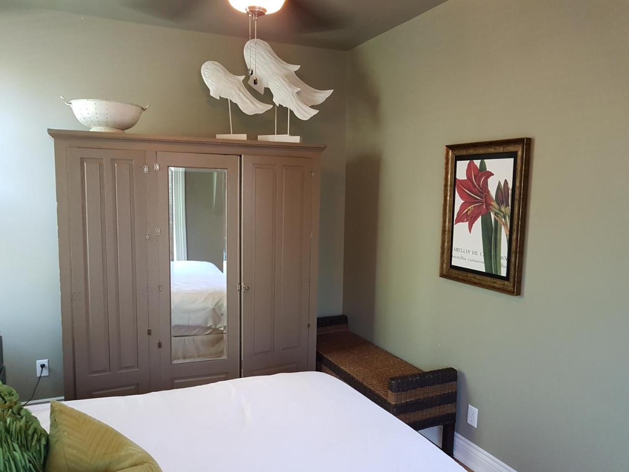 Hellemsfield Inn & Bed And Breakfast Kingsville ภายนอก รูปภาพ