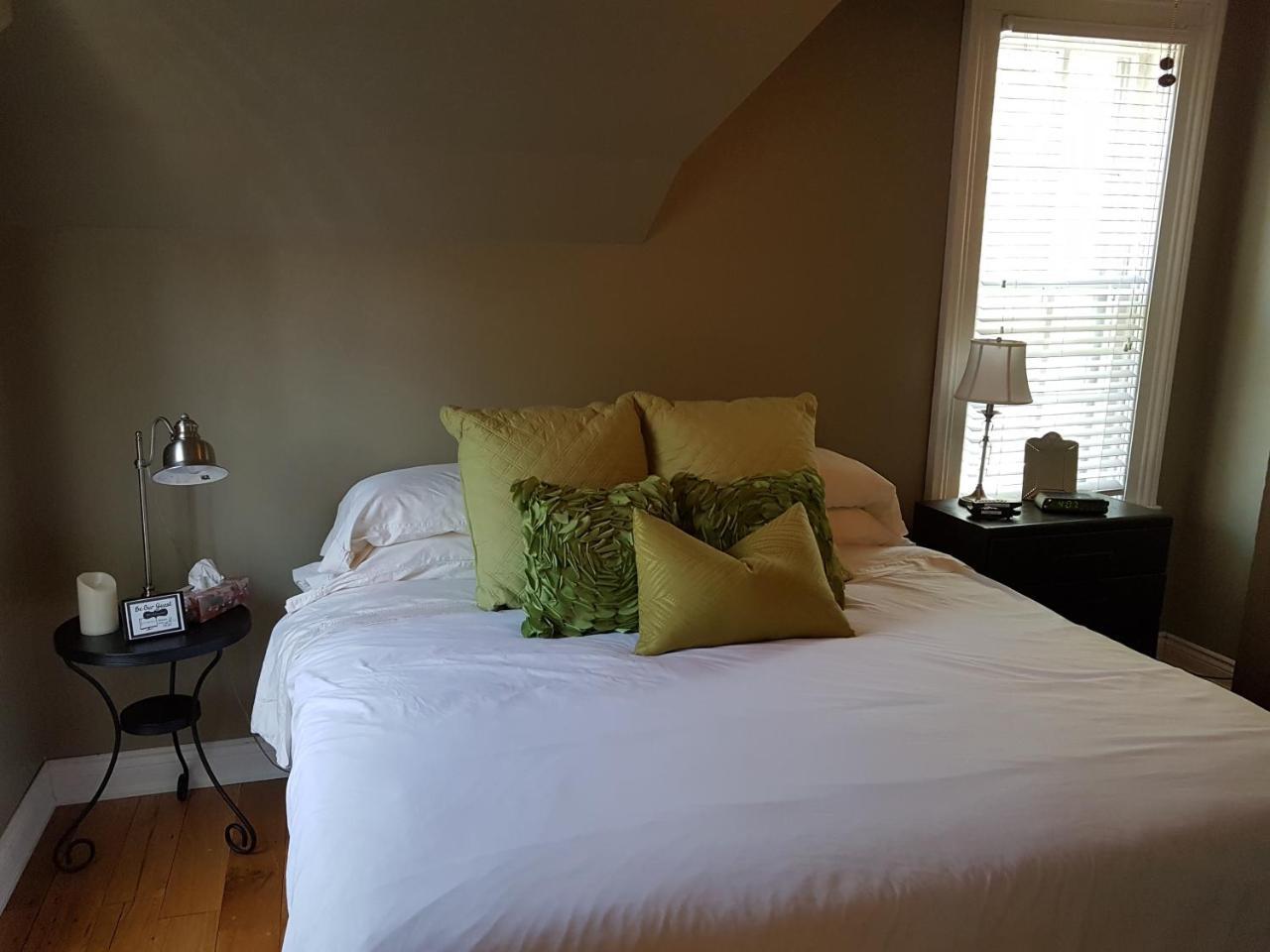 Hellemsfield Inn & Bed And Breakfast Kingsville ภายนอก รูปภาพ